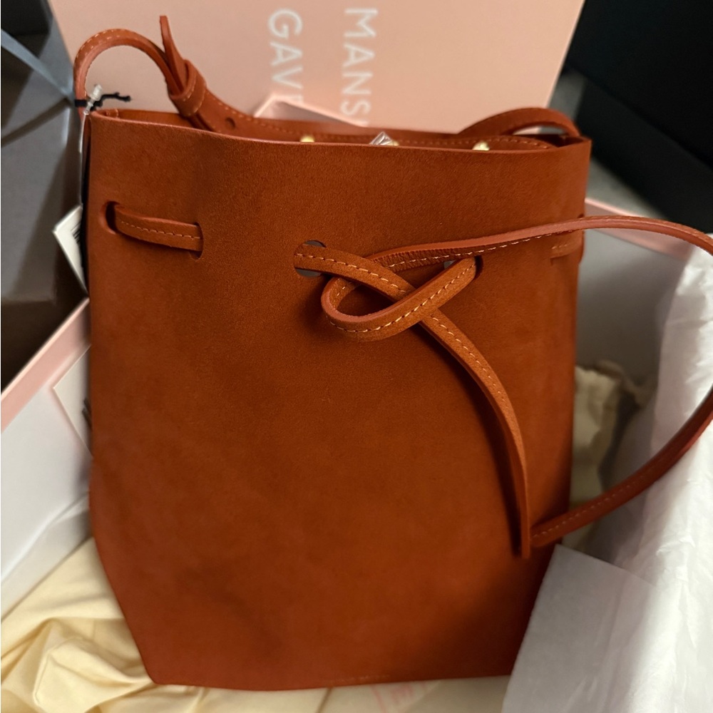 Mansur Gavriel Tan Suede Crossbody Bucket Bag - Cute For Summer!🥰🥰🥰 - Picture 2 of 6